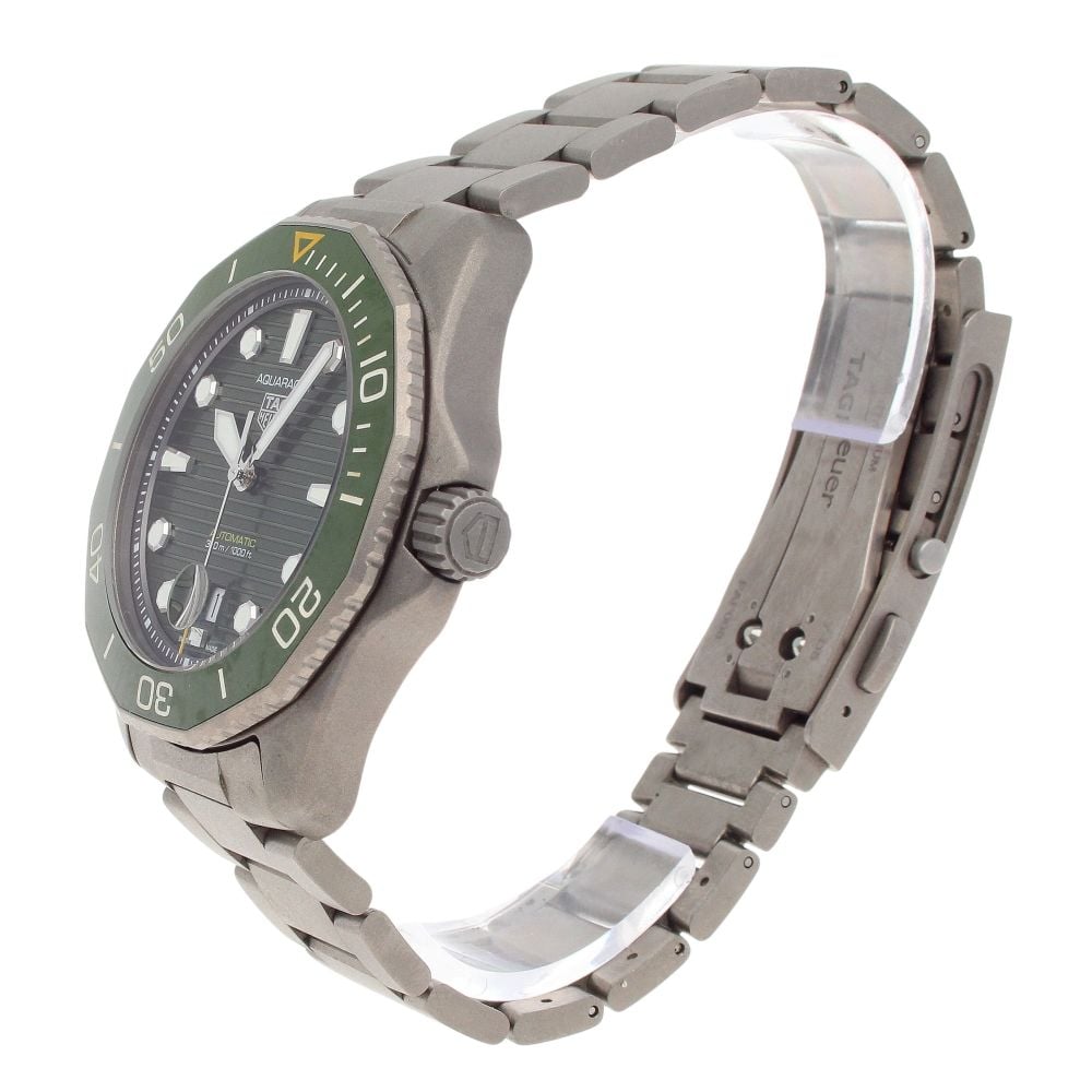 TAG Heuer Aquaracer watch WBP208B
